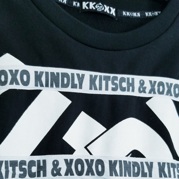 Stylenanda KKXX Korean Fashion Brand Black and White Graphic Sweatshirt - Picture 4 of 14